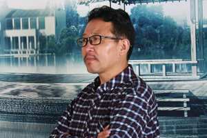 長篇小說獎：獲獎作品《昨天的部落》作者：旦巴亞爾杰（藏族）         創(chuàng)作感言　　在與世隔絕的環(huán)境里，我一有空，就把在腦海里醞釀已久的小說，敲到電腦里。思想高度集中于形形色色的人物、紛紜復雜的部落之戰(zhàn)的刀光劍影，以及傳統(tǒng)游牧生產(chǎn)方式和古寺凄涼的法號聲。另外，耳邊不時響起古老的民謠和英雄史詩《格薩爾》說唱的美妙的旋律。