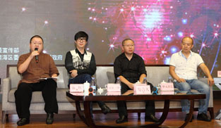 網(wǎng)絡(luò)作家交流分享創(chuàng)作經(jīng)驗(yàn)