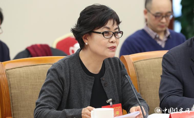 11月28日，鐵凝主持中國作協(xié)八屆十一次主席團會。