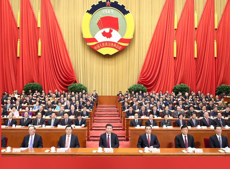 習(xí)近平、李克強(qiáng)、張德江、劉云山、王岐山、張高麗在主席臺(tái)就座