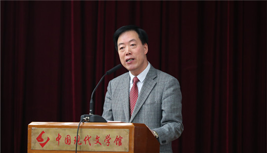 陳崎嶸在中國(guó)作協(xié)網(wǎng)絡(luò)小說(shuō)排行榜新聞發(fā)布會(huì)上致辭