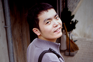 幼兒文學(xué)：獲獎(jiǎng)作品《其實(shí)我是一條魚(yú)》作者：孫玉虎         獲獎(jiǎng)感言　　李少白先生生于1939年，而我生于1987年，我們之間的年齡相差了近半個(gè)世紀(jì)。評(píng)委會(huì)讓我們一起入圍幼兒文學(xué)組，真是太“殘忍”啦。我想，如果幼兒文學(xué)組最終只能有一部作品獲獎(jiǎng)，那一定是《蒲公英嫁女兒》。如果我輸給他，我會(huì)有遺憾，但我心服口服。