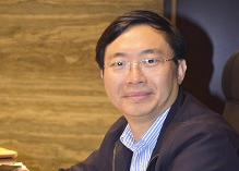 王林：童年萬(wàn)花筒——近年來(lái)兒童小說(shuō)的題材開(kāi)掘近五年的兒童小說(shuō)無(wú)論是在新題材的拓寬還是在老題材的挖掘上，都比過(guò)去有很大拓展。[詳細(xì)]