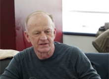 福勞德?歐爾森：文學(xué)是關(guān)于勇敢、誠(chéng)實(shí)的藝術(shù)文學(xué)最大的魅力在于，它是關(guān)于勇敢、誠(chéng)實(shí)的藝術(shù)，并帶給我們新的值得思考的問題。[詳細(xì)]