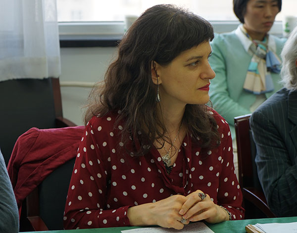 芭芭拉?保加可尼克：寫作將中外作家凝結(jié)在一起寫作凝結(jié)表達(dá)各異的作家，幫助理解人類是誰(shuí)，有何異同，這樣才能求同存異。[詳細(xì)]