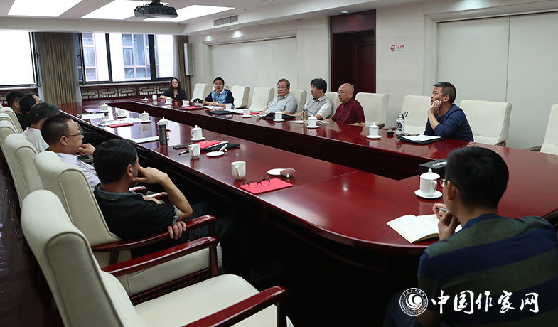 7月28日，全體會后詩歌獎評獎委員會召開會議