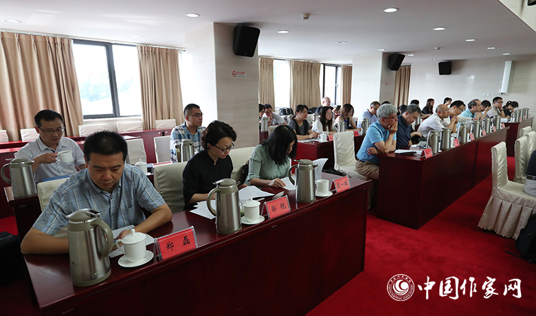 7月28日，第七屆魯迅文學(xué)獎各評委會全體會現(xiàn)場