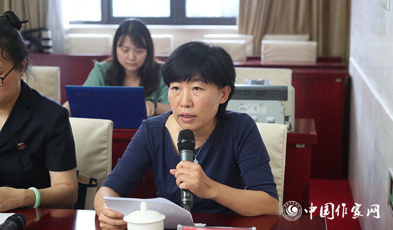 8月11日，終會上，計票人報告選票發(fā)放、回收及統(tǒng)計情況