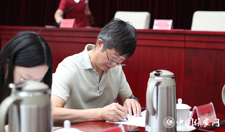 8月11日，紀監(jiān)組人員審核選票統(tǒng)計情況