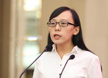 孫頻：誠(chéng)懇面對(duì)我們的內(nèi)心　　寫作對(duì)于作家本人本身就具有救贖的功能，這或許便是最好的，也是最幸運(yùn)的。[詳細(xì)]