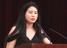 王蘇辛：感受多維的信息時(shí)代，寫出有格局的作品　　一個(gè)作家，他應(yīng)該有即時(shí)性的捕捉能力，更應(yīng)該有意識(shí)培養(yǎng)自己作品的前瞻性。[詳細(xì)]