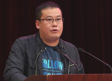 肖江虹：帶著詩(shī)意前行　　作家用筆講述人類在時(shí)代里面的困境。我們每個(gè)人都有困境，作家需要發(fā)現(xiàn)困境講述困境。[詳細(xì)]