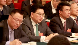 曹可凡代表參加審議政府工作報(bào)告分組會