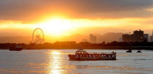 《溫州文學》與溫州作家群聯(lián)合為廣大作家和文學愛好者提供發(fā)表與交流的平臺。