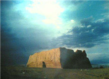 明湖讀書會｜《哈蜜的廢墟》：創(chuàng)傷傳遞、復(fù)仇與療愈現(xiàn)代小說不再追逐明晰的中心思想，更迷戀發(fā)散和輻射……[詳細]