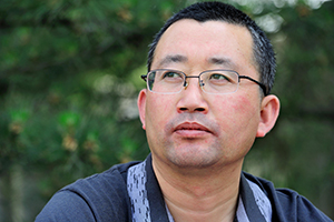 詩歌獎(jiǎng)：《西北辭》作者：馬占祥(回族)         獲獎(jiǎng)感言　　回顧30年來的詩歌創(chuàng)作，我始終對生存的土地和身邊人群抱有感恩之心：他們不但成就了我，也成全了我的詩歌。詩歌是我向他們致敬的惟一方式。我將繼續(xù)寫下去，用文字回報(bào)他們贈予我的溫暖和信心。由衷地要說的一句話是：在這個(gè)偉大的時(shí)代、偉大的國度寫作詩歌是我無上的榮耀……