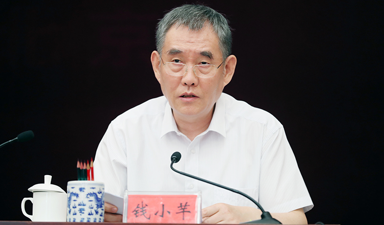 錢小芊在第十二屆駿馬獎(jiǎng)評獎(jiǎng)委員會第一次全體會上講話