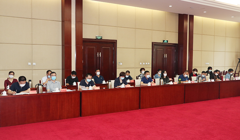 第十二屆全國少數(shù)民族文學(xué)創(chuàng)作駿馬獎(jiǎng)評獎(jiǎng)委員會第一次全體會參會人員