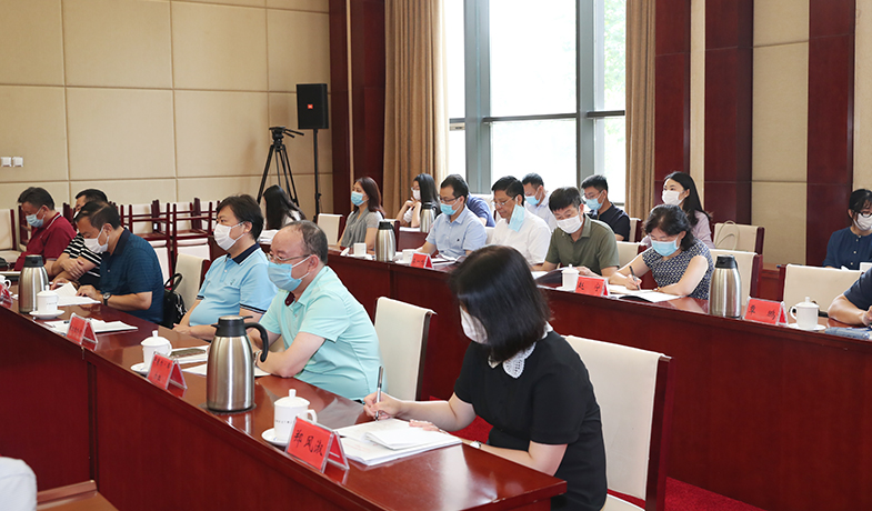 第十二屆全國少數(shù)民族文學(xué)創(chuàng)作駿馬獎(jiǎng)評獎(jiǎng)委員會第一次全體會參會人員