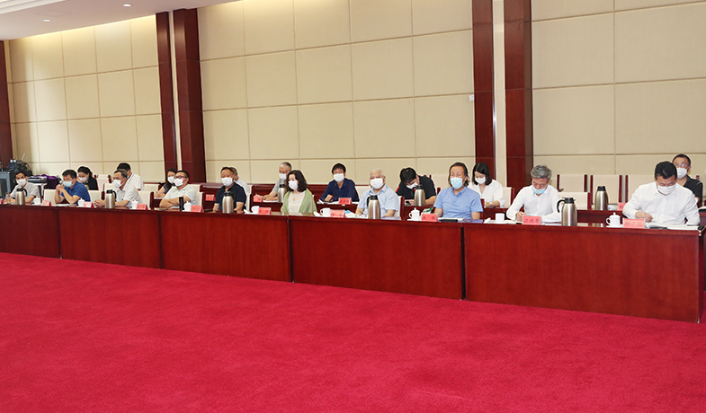 第十二屆全國少數(shù)民族文學(xué)創(chuàng)作駿馬獎(jiǎng)評獎(jiǎng)委員會第一次全體會參會人員