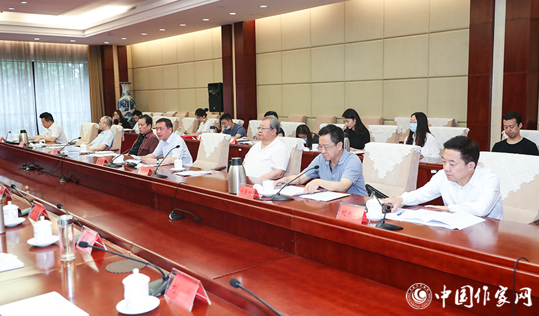 張宏森、吉狄馬加、李敬澤、閻晶明、吳義勤、胡邦勝、邱華棟等出席會議