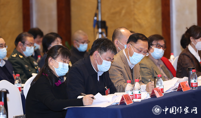 12月12日，中國(guó)作家協(xié)會(huì)第九屆全國(guó)委員會(huì)第六次全體會(huì)議在京舉行