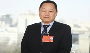 全國人大代表、民進(jìn)重慶市委會(huì)副主委、重慶出版集團(tuán)副總編輯別必亮