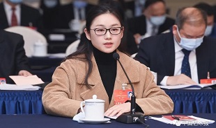 全國人大代表、廣東粵劇院院長(zhǎng)曾小敏