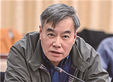 潘凱雄：“文藝批評(píng)是一個(gè)復(fù)雜的問(wèn)題”《講話》明確指出：“文藝界的主要的斗爭(zhēng)方法之一，是文藝批評(píng)?！蔽乃嚺u(píng)就要褒優(yōu)貶劣……[詳細(xì)]