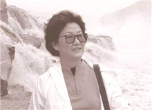 【凌　力】	吳秉杰丨《凌力：尋找歷史與現(xiàn)實有價值聯(lián)系的一面》；	劉詩宇丨《<少年天子>：皇權(quán)下的“精神病象”》。