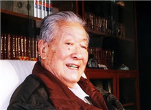 【劉白羽】	張昆華丨《馮牧與劉白羽》；	范詠戈丨《一部關(guān)于戰(zhàn)爭靈魂的詩意長篇》。