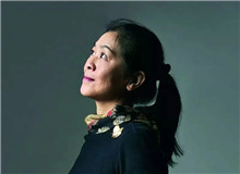 【遲子建】	張　莉丨《以有情的方式構(gòu)建美——關(guān)于遲子建的文學(xué)世界》；	邵　部丨《樺皮船漂進了博物館——再讀<額爾古納河右岸>》。