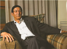 【李佩甫】	孔會俠丨《李佩甫心中有個“好的故事”》；	葉　君丨《如何講好中國城鄉(xiāng)故事——從<城的燈>到<生命冊>》。