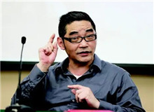 【蘇　童】	張光芒丨《<黃雀記>：作為性格悲劇的美學(xué)建構(gòu)》；	陳若谷丨《河水與招魂：從<河岸>到<黃雀記>》。