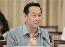 白燁：獨(dú)辟蹊徑的紅色書寫　　鋪陳奇崛的故事情節(jié)，點(diǎn)染復(fù)雜的世態(tài)人情，使得作品既以真實(shí)而傳奇的故事引人入勝，又以人物性情的細(xì)致刻畫人性隱秘。[詳細(xì)]