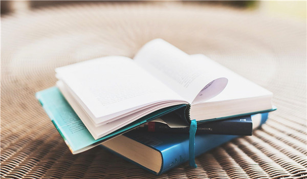 “報告！文學之夜來了！”