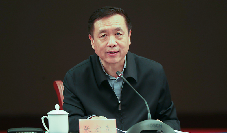 中國作協(xié)黨組書記、副主席張宏森主持座談會