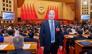 全國(guó)政協(xié)委員，中國(guó)電視藝術(shù)家協(xié)會(huì)分黨組書記、駐會(huì)副主席、秘書長(zhǎng)范宗釵