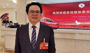 全國(guó)政協(xié)委員，中國(guó)作協(xié)黨組成員、副主席、書記處書記陳彥