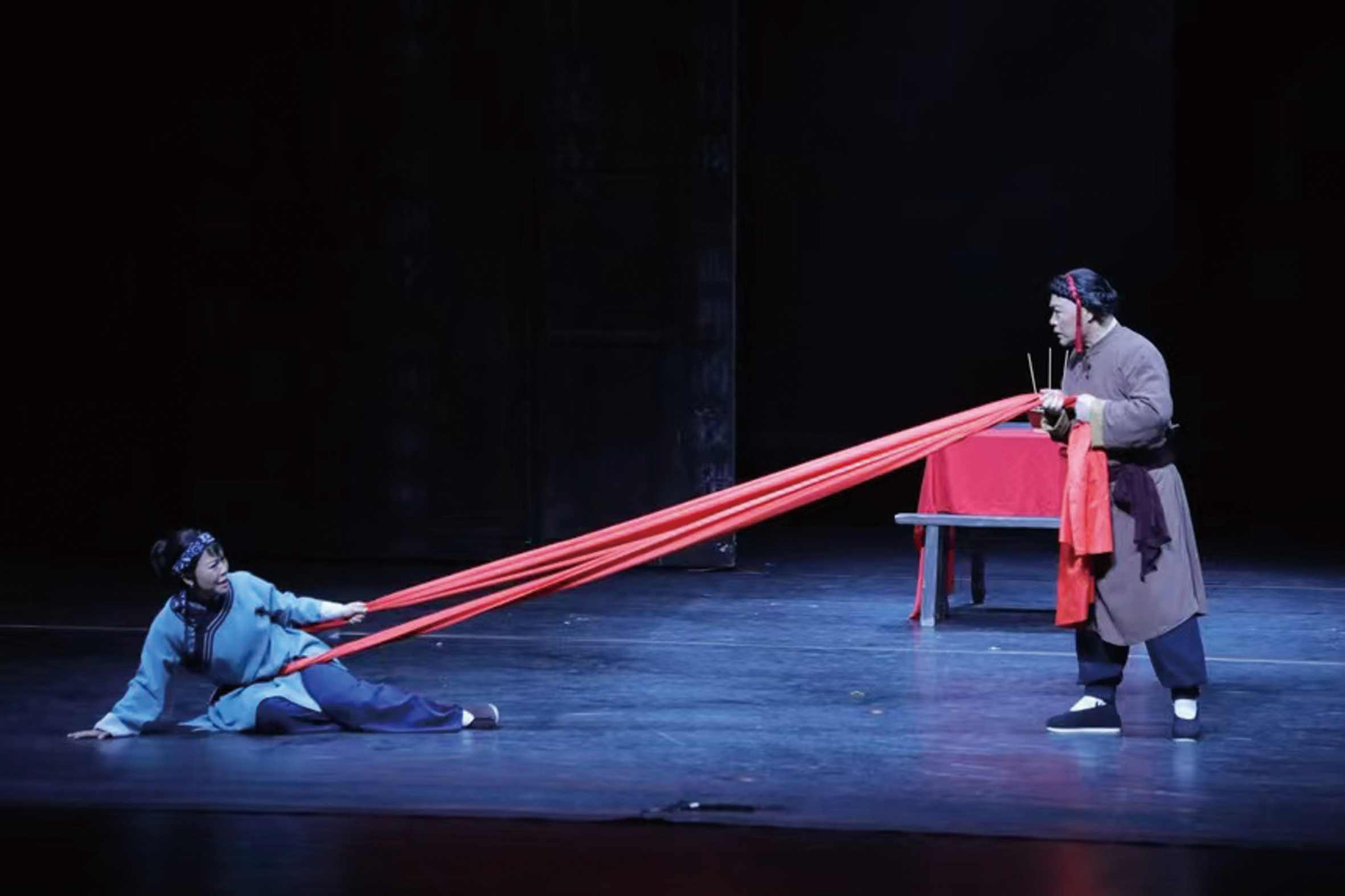 曲劇《魯鎮(zhèn)》演出現(xiàn)場(chǎng) 蘇 恒 攝