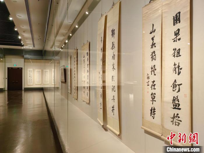 《歷史的星辰——近現(xiàn)代海派書法大展》在中華藝術宮(上海美術館)展出?！　≈腥A藝術宮 供圖