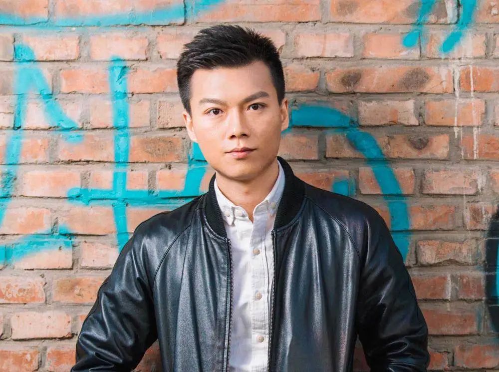 作者簡介：陳楸帆，男，1981年生。中國作家協(xié)會(huì)科幻文學(xué)委員會(huì)副主任，耶魯大學(xué)訪問學(xué)者，科幻作家。