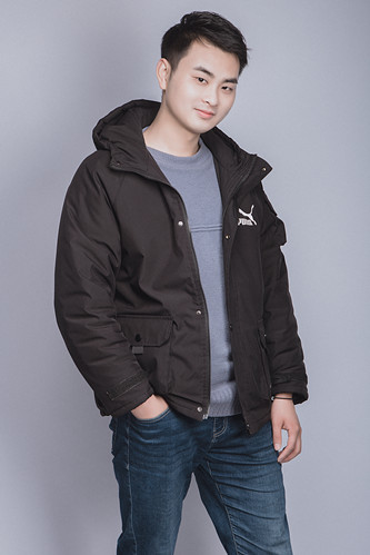 作者簡介：  大樹，男，本名孫勝，90后青年詩人，現(xiàn)居漣水。作品散見《詩刊》《星星》《揚子江》《長江文藝》等刊物。曾獲得楊牧詩歌獎·青少年詩人獎、揚子江年度青年詩人獎、江蘇十佳青年詩人獎等。