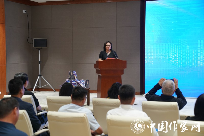 中國(guó)科學(xué)技術(shù)出版社科幻分社社長(zhǎng)、北京元宇科幻未來(lái)技術(shù)研究院理事長(zhǎng)王衛(wèi)英致辭