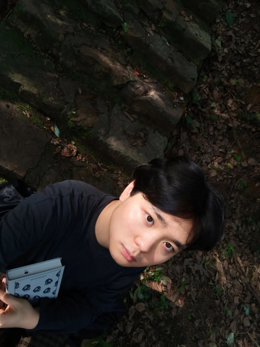 王子健，陜西人，筆名Zolanana，湖師大創(chuàng)意寫作研究生在讀。