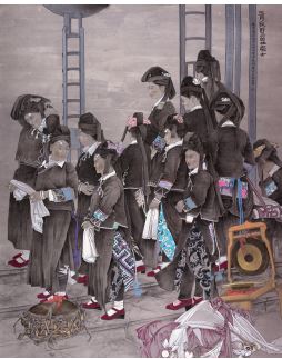 作者：滿紅江 作品名稱：《三月歌節(jié)上的壯家女》—工筆畫(huà) 作品尺寸：280cm×201cm 創(chuàng)作時(shí)間：2017 年