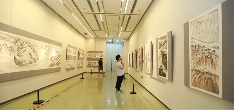 “大河無聲——張學(xué)聰山水畫展”展覽現(xiàn)場