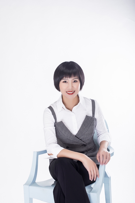 中國作協(xié)會員,云南省作協(xié)網(wǎng)絡(luò)作家分會主席意千重