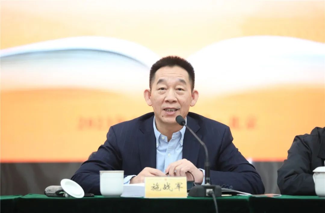 中國作協(xié)黨組成員、書記處書記施戰(zhàn)軍主持活動