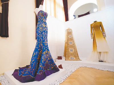 　“絲路綺粲——中國絲綢藝術展”現(xiàn)場。 　　中國絲綢博物館供圖